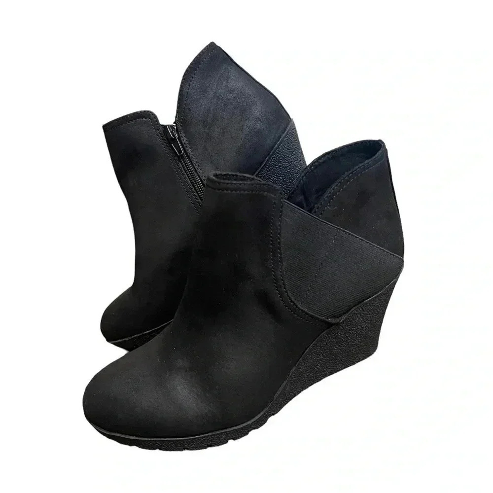 MIA Black Wedge Side Zip Ankle Booties Women’s size 8.5